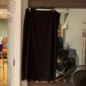 A Women’s black skirt